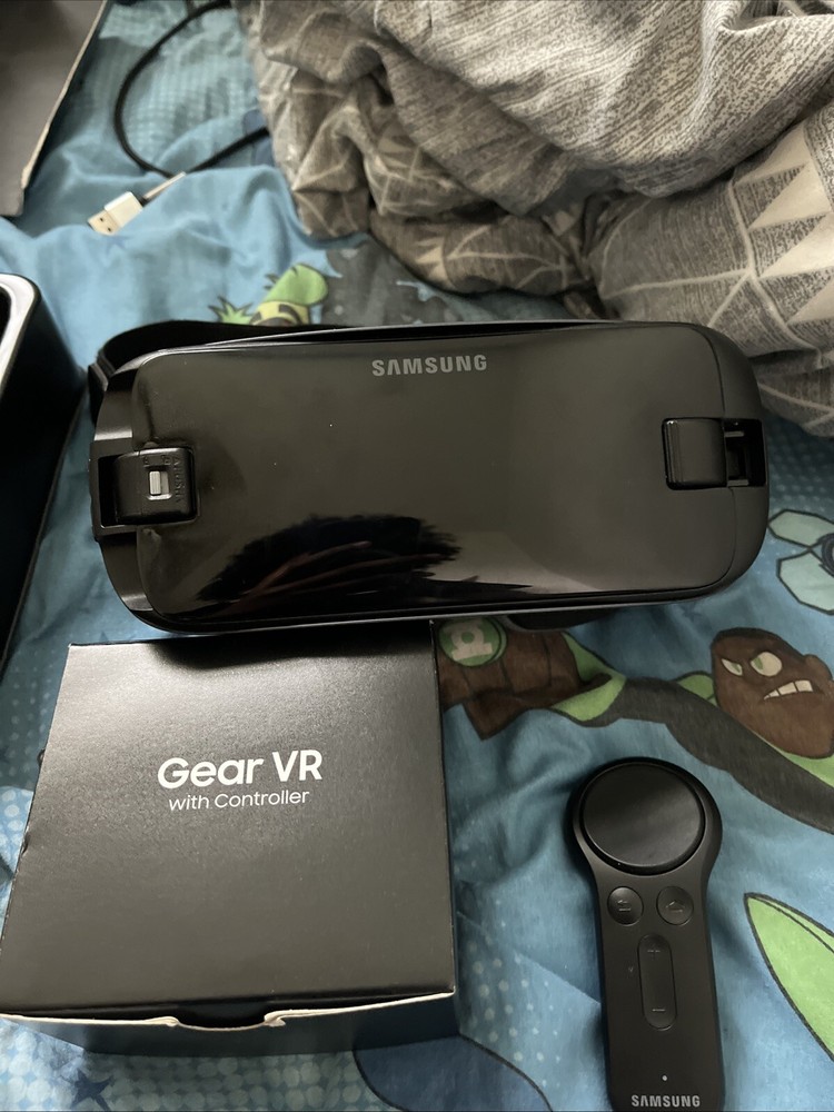 Gear VR With Controller With Box