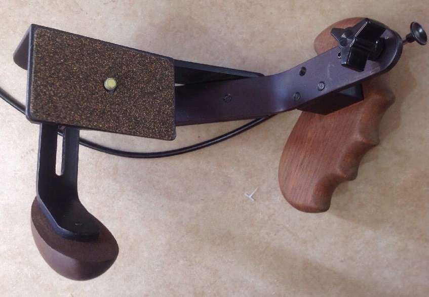 Stroboframe 225 Professional Flash Bracket w/ Diffusalite II & Pro Padded Case