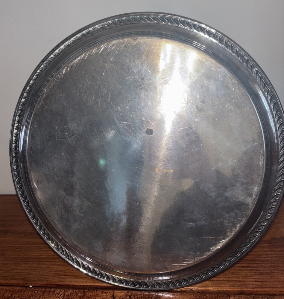 Wm Rogers 161 Silverplate Round Tray