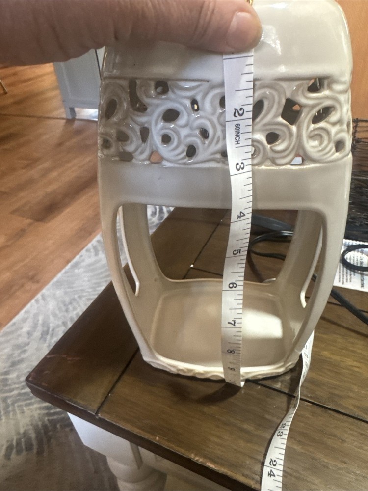 Stone Scroll White & Beige Candle Warmer