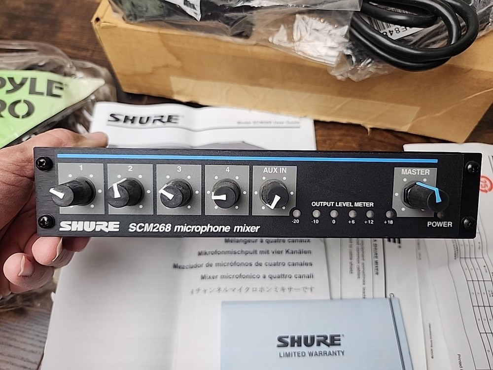 Shure SCM268 4-Channel Microphone Mixer EUC Tested