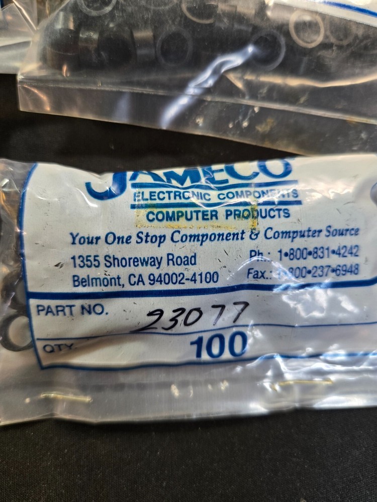 (100) JAMECO .125" Panel Max Panel Mounting  Black Retainer Ring clip 23077 $25