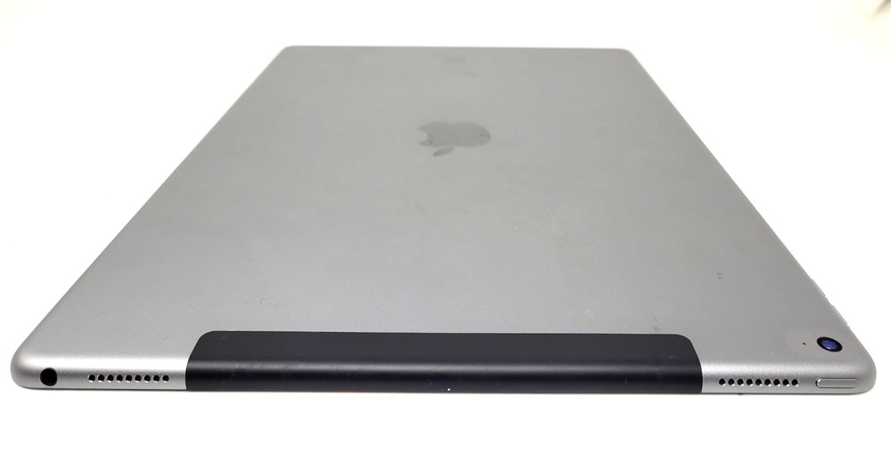 Apple iPad Pro 12.9" (A1652) Silver Unlocked B+ (SCREEN NOT WORKING)