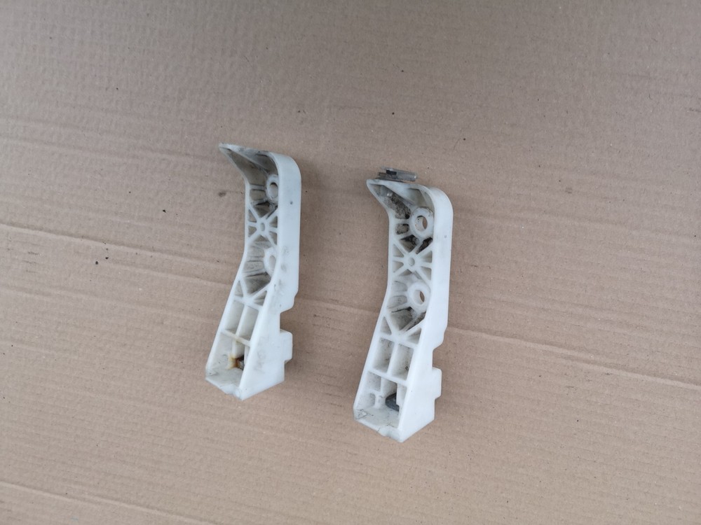 MITSUBISHI OUTLANDER 2010 FRONT LEFT OR RIGHT HEADLIGHT BRACKET MOUNT 6400A348