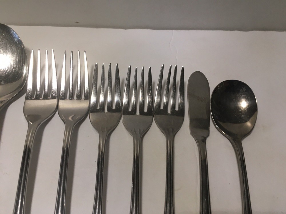 Reed & Barton Oxford Shell Stainless 17 Piece Flatware Set