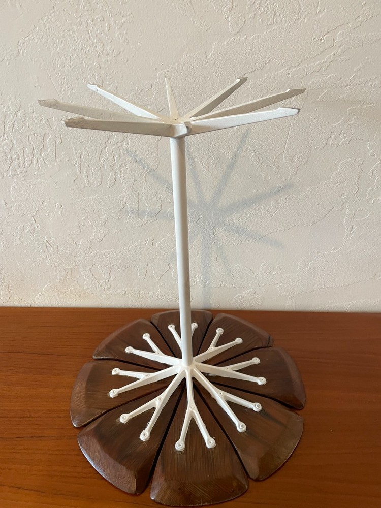Schultz Petal End Table for Knoll