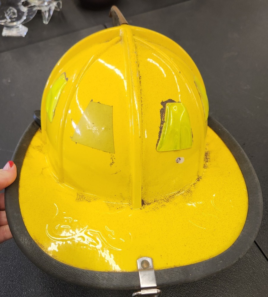 Cairns 1010 Fire Service Helmet With Eagle Front Holder
