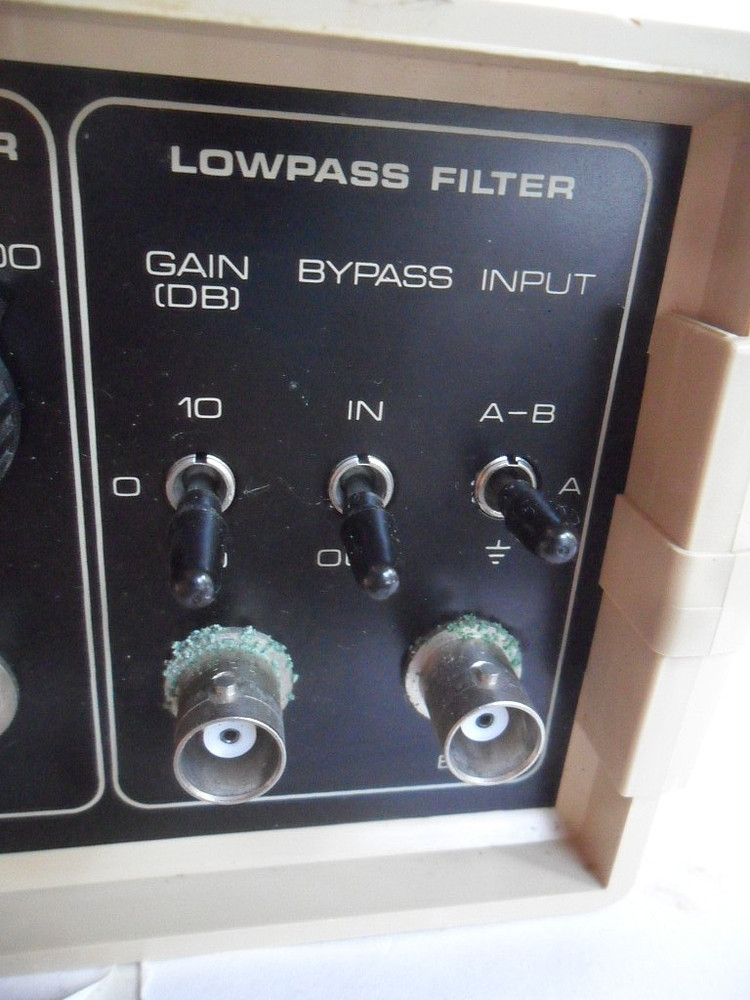 Clean Frequency Devices 901F Filter Amplifier Instrument Powers Up Sold UNTESTED