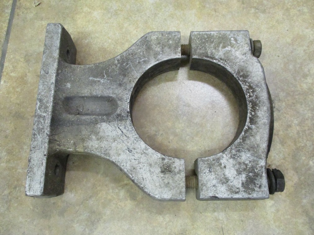 Ford D0HA-6028-V Bracket Engine Mount *USED*