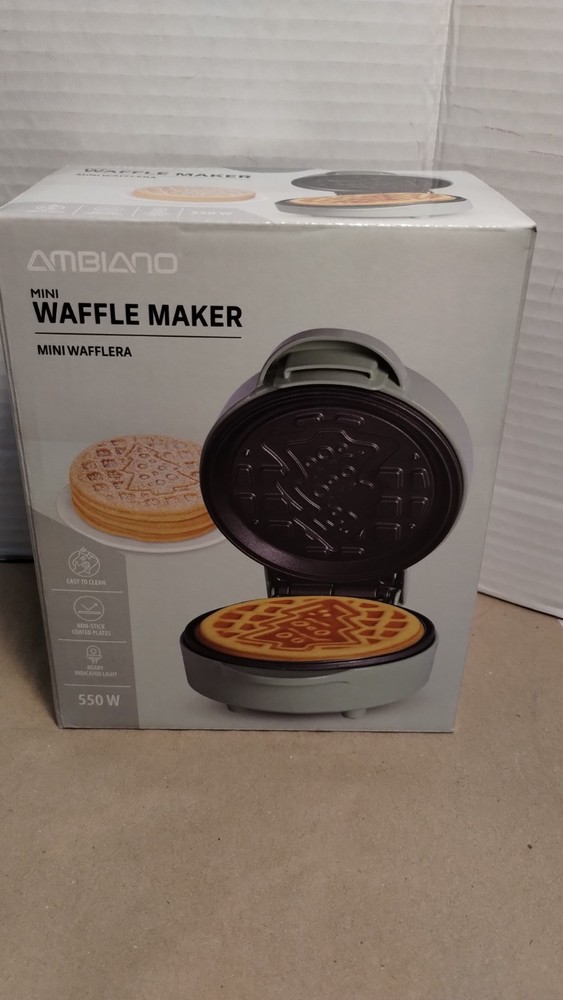 NWT Ambiano Mini Christmas Tree Waffle Maker