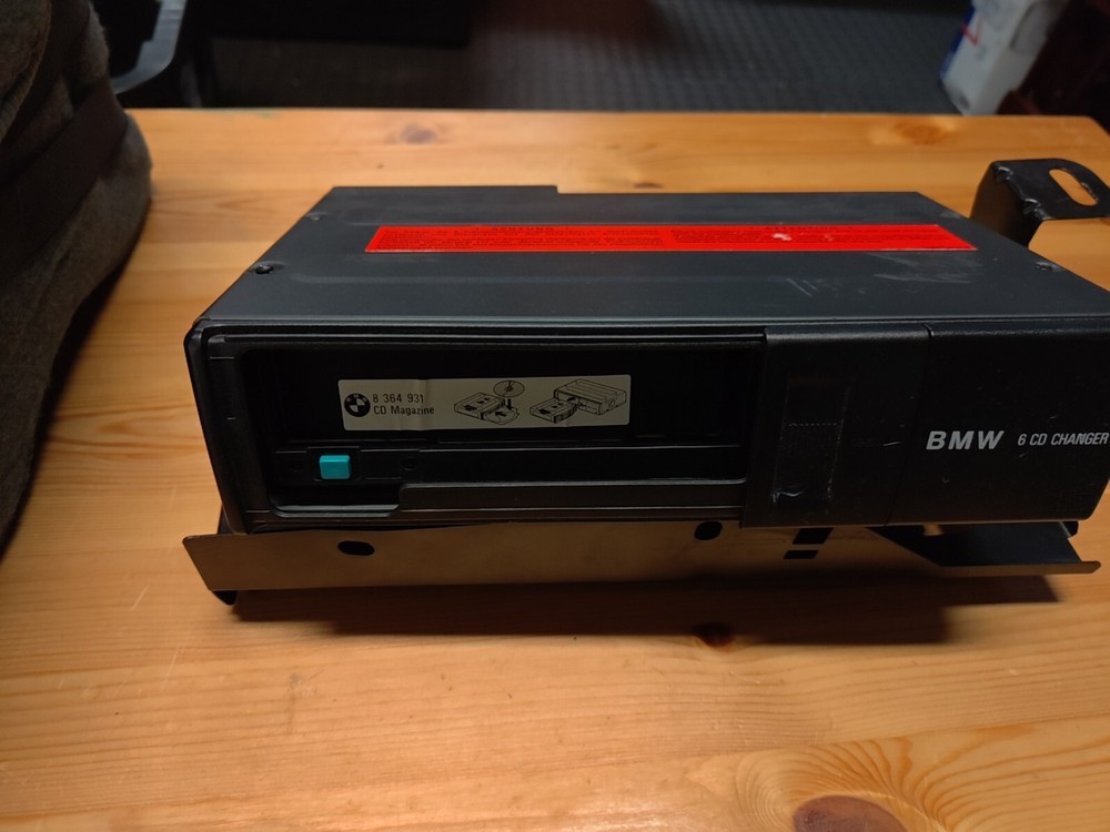 BMW E36/E39/E46/E53/E83/E85 6 Disc CD Changer Alpine 82111469404