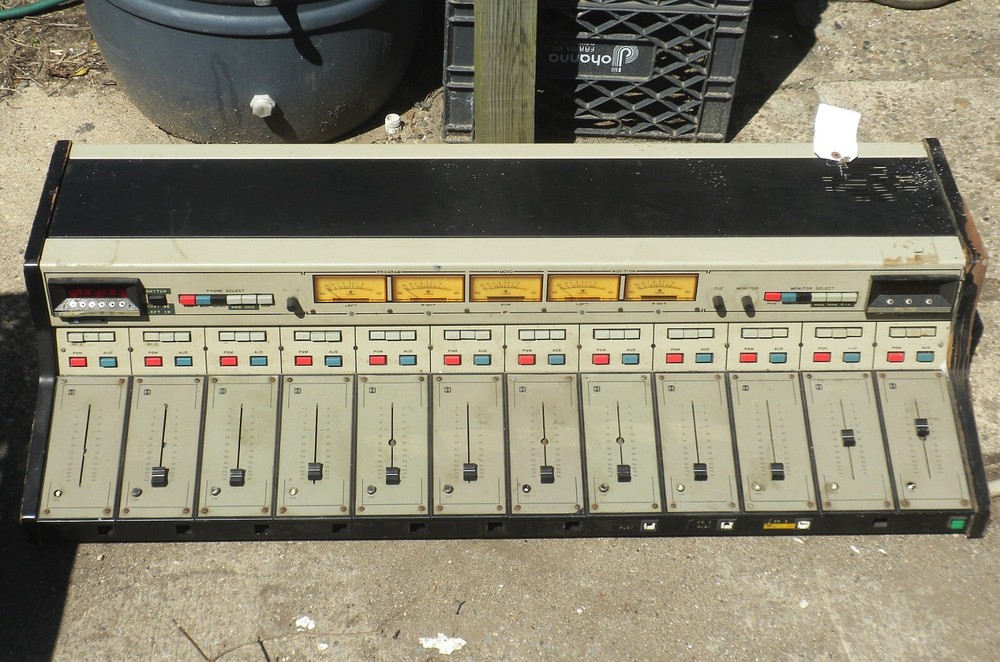 Three Harris analog - VU METERS - + 2 extra faceplates, from Medalist 12 console