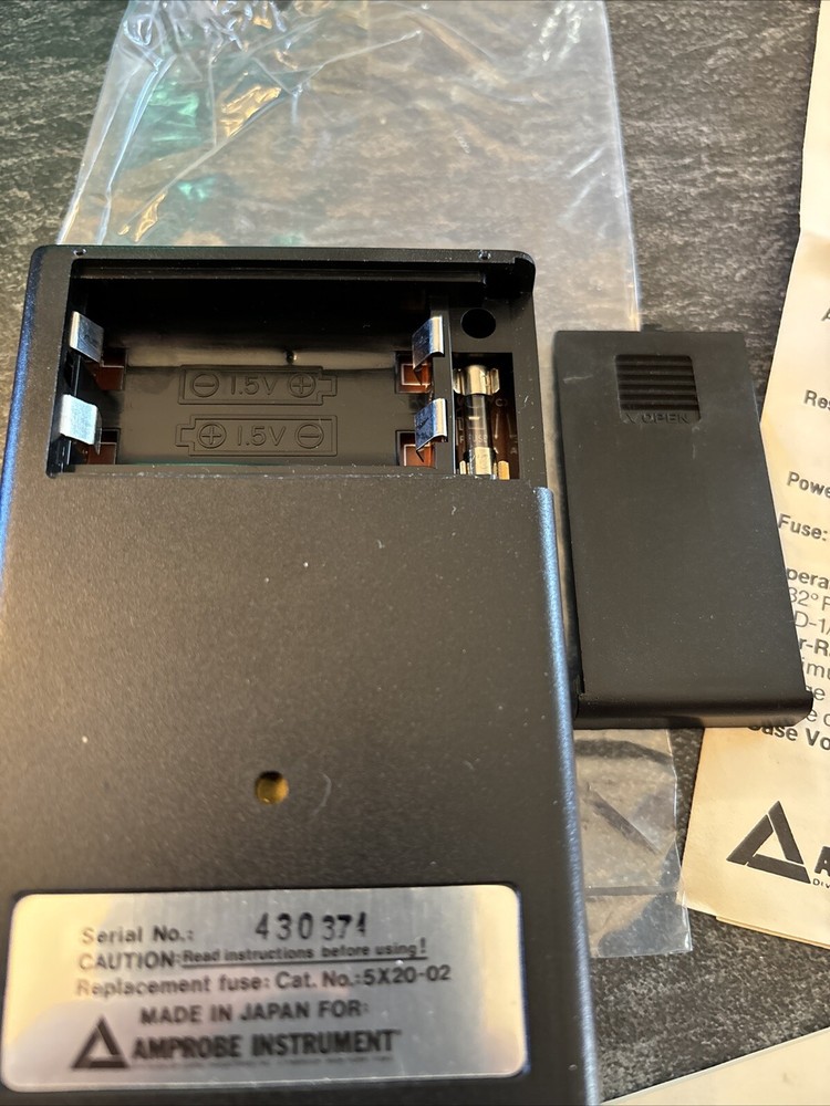 Amprobe Model AM-9 Digital Multimeter With Accessories #DD