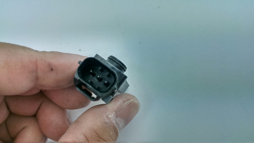 04 05 GSXR 600 / 750 TPS SENSOR - SECONDARY THROTTLE POSITION SENSOR