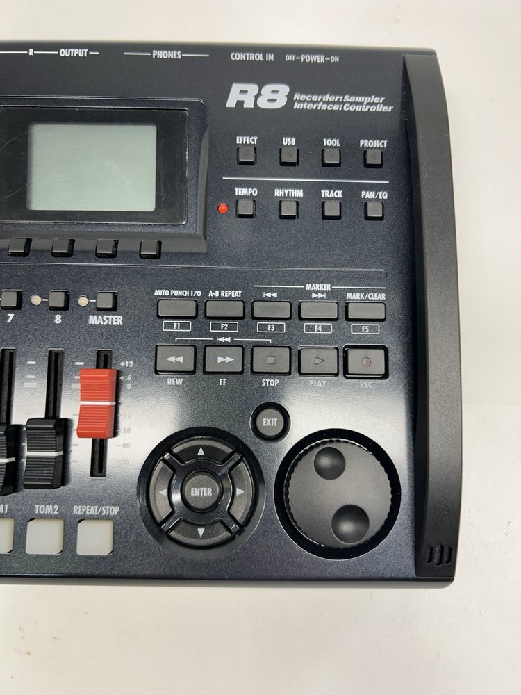 Zoom R8 Multitrack Recorder: Interface: Controller Sampler In Box Tutorial DVD
