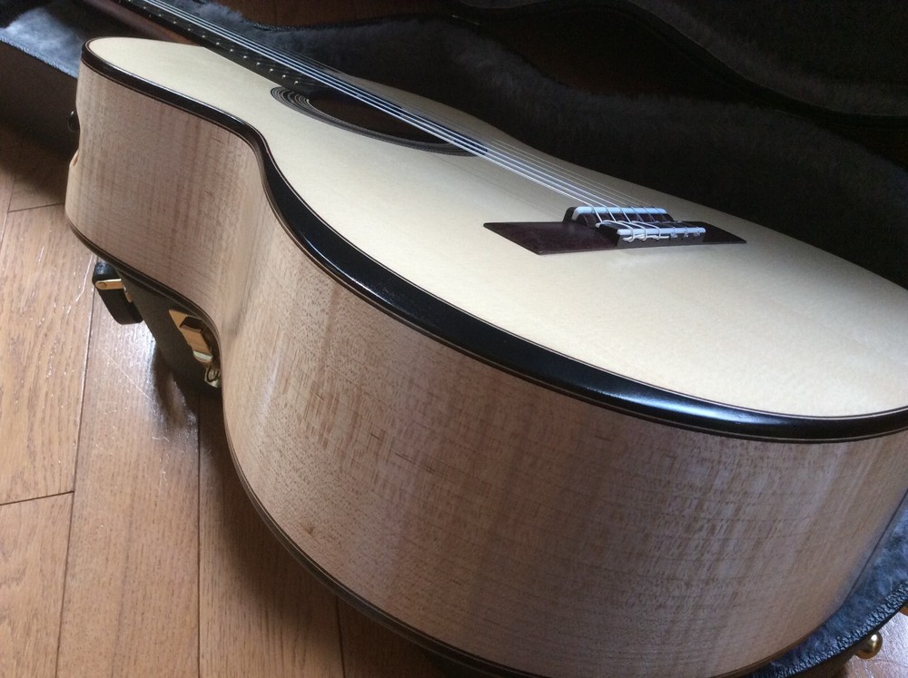 Hand-Crafted All Solid Wood Classical Guitar