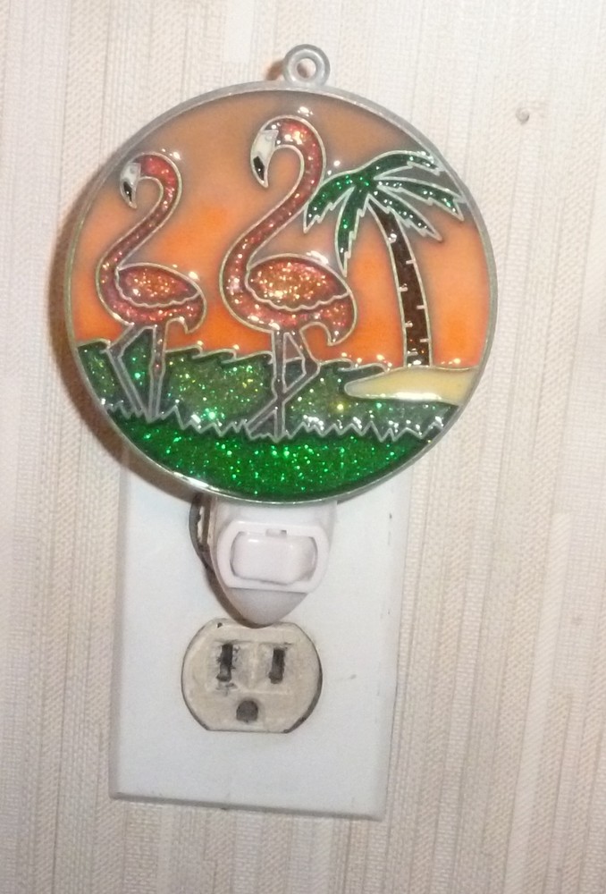 FLAMINGO WITH PALM TREE NIGHTLIGHT (BIRD SUNCATCHER LIGHT)