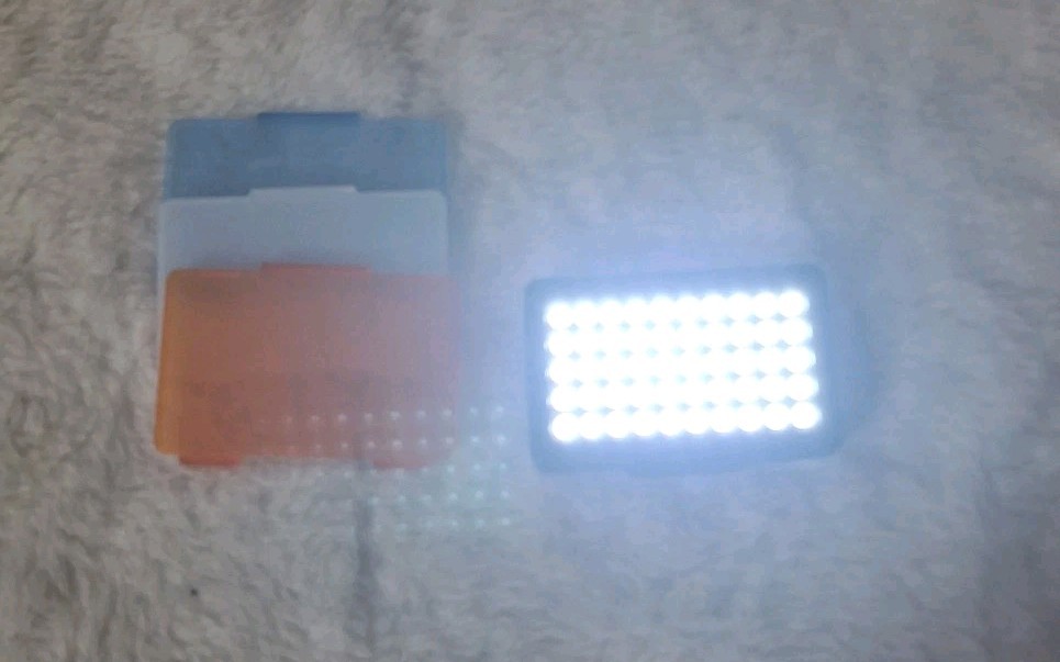4pc Mini Camera Smartphone DSLR LED Video Light Panel (ComiRay CM-L50)