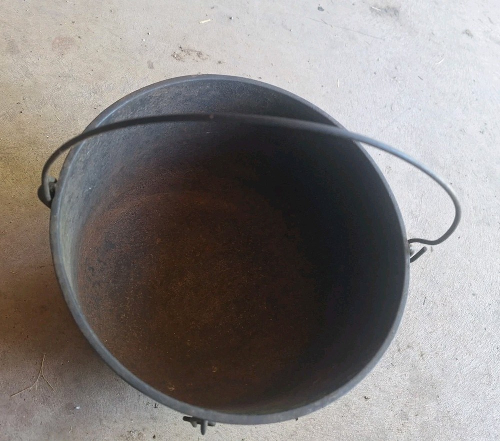 Vintage Cast Iron 3 Legged Pot Swing Handle