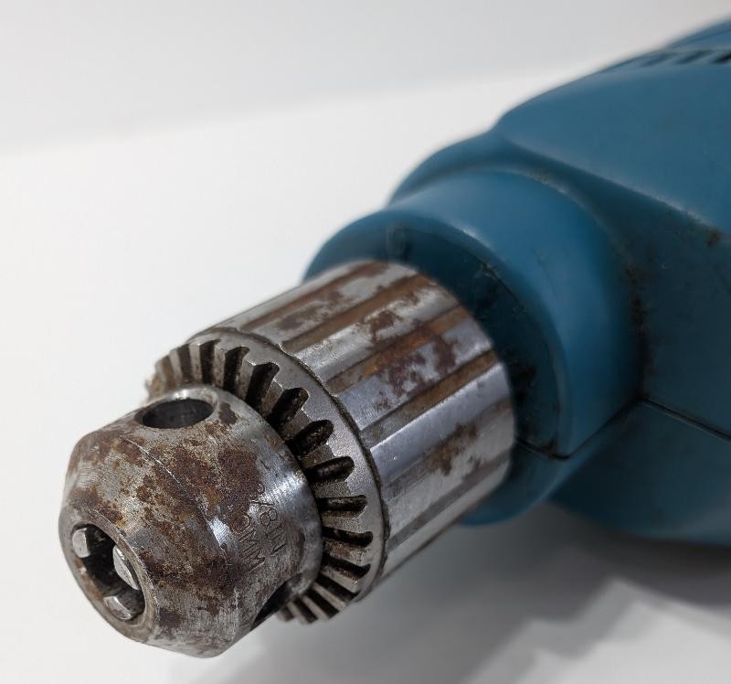 MAKITA 3/8" VARIABLE SPEED DRILL (P19016461)