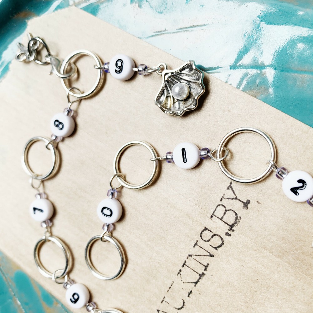 Shell chain row counter for knitting