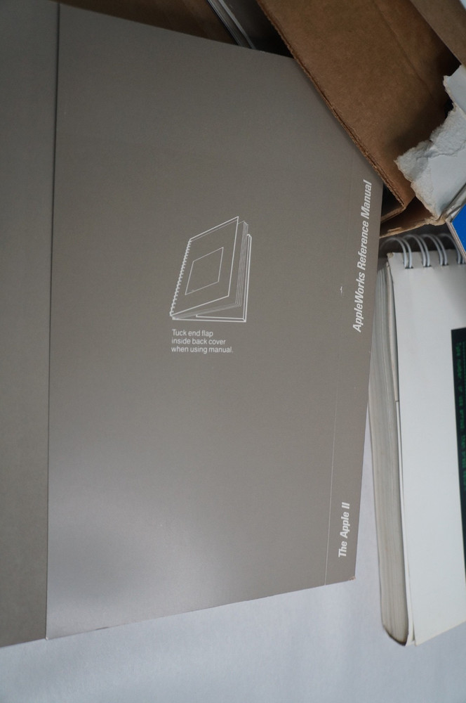 Apple II/IIe/IIc AppleWorks Software Lot Discs Manuals Reference User