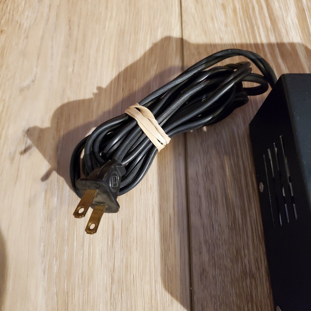 Micronta 12 Volt Power Supply Converter