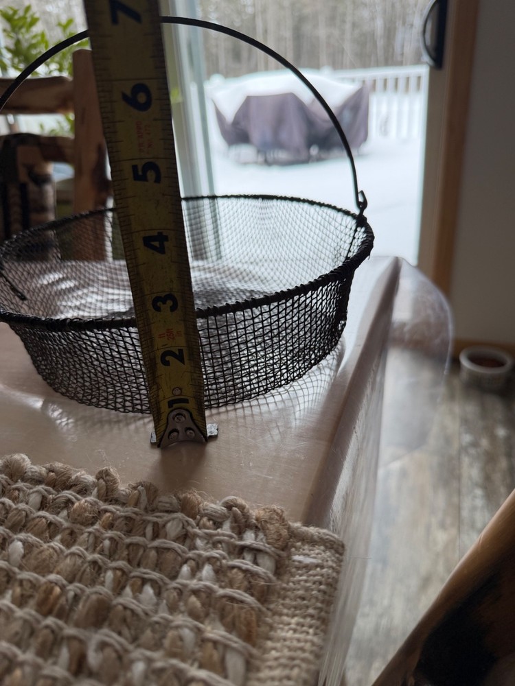 Antique Metal Wire Basket w/ Handle 9”