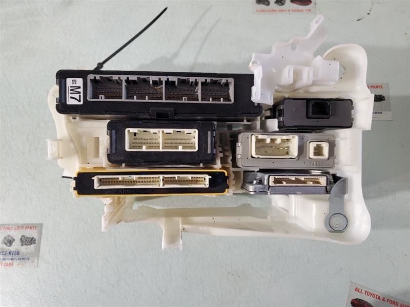 PRIUS 2014 Fuse Box Cabin 27409