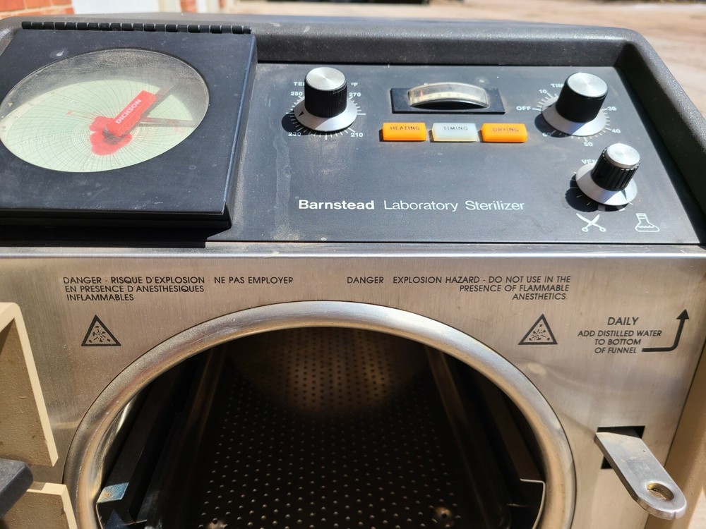 Sybron Barnstead Laboratory Sterilizer C2250 Powers on, Untested