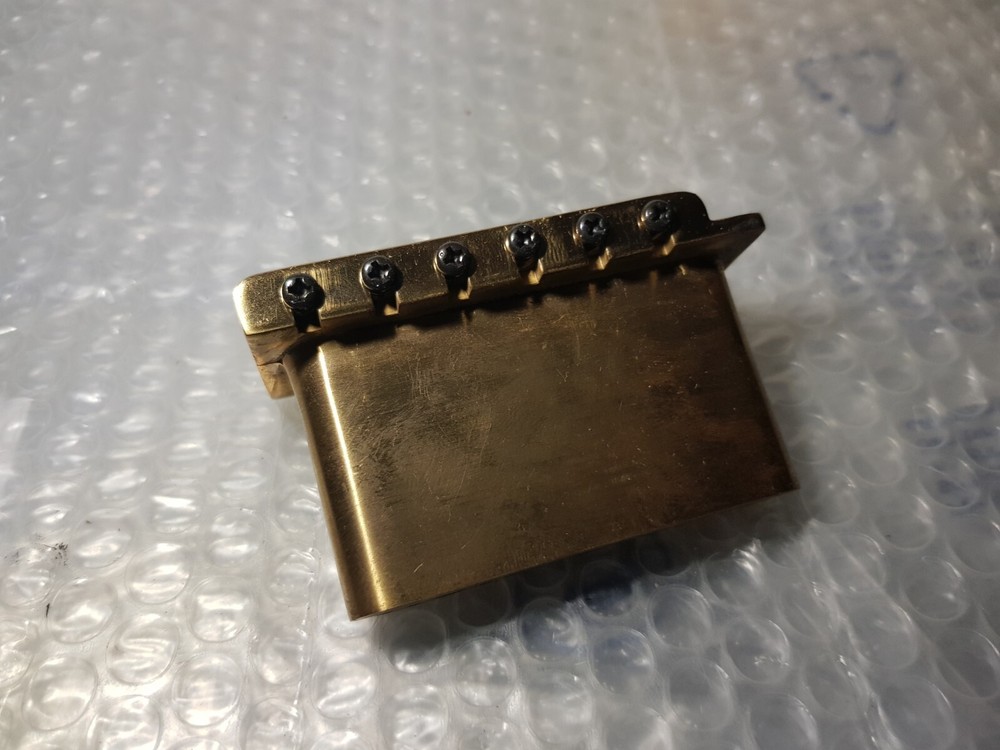 80's SOLID BRASS STR*T TREMOLO - TOP SUSTAIN