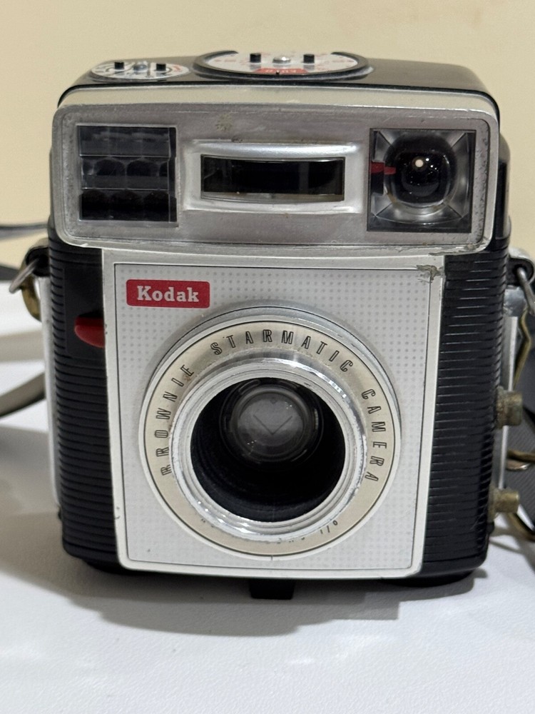 Vintage Kodak Brownie Starmatic Camera  - Untested