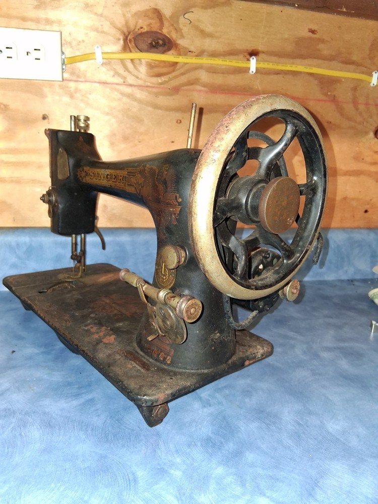 Old Singer Sewing Machine With Box