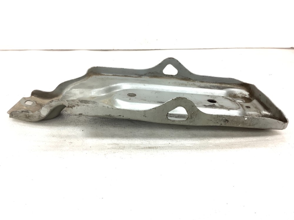 97-01 Honda CRV Base Battery Setting Support Tray Bracket Holder Mount Used OEM