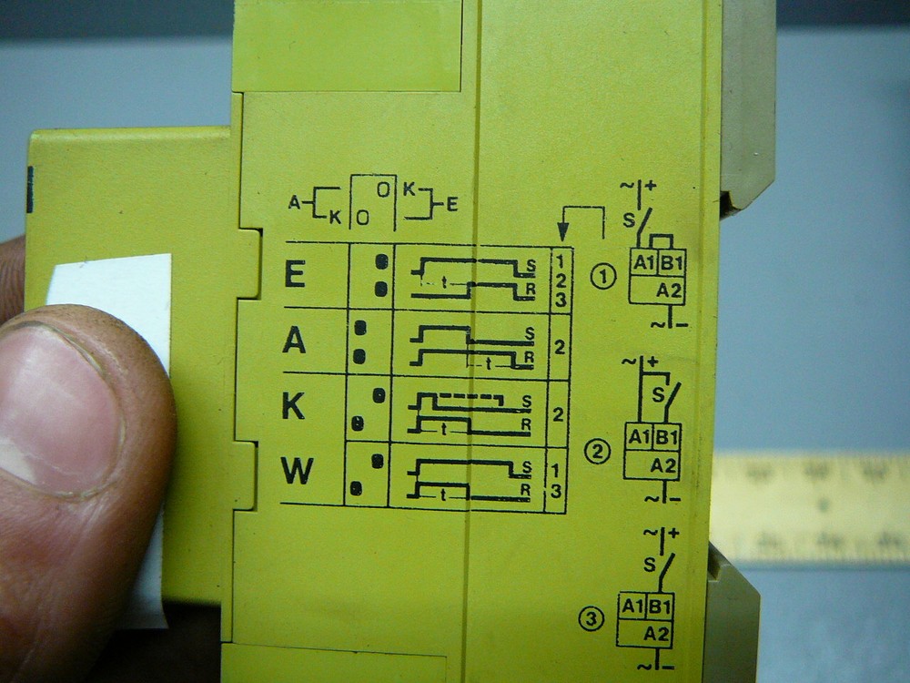 COMAT AM2 110-127V TIME DELAY RELAY