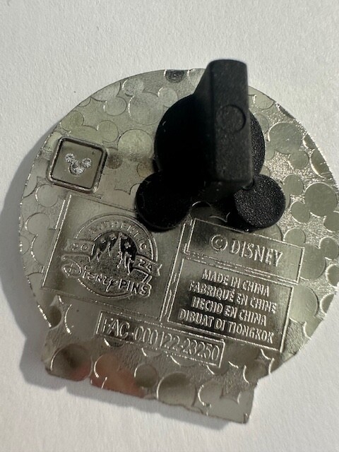 Disney Pin 2024 Yearly Dated Starter Donald Duck #160658 (E9)