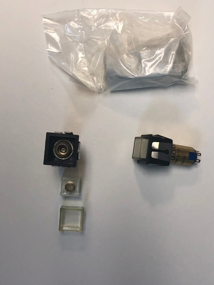 MARCO-OAK PRESS LITE  SPDT MOMENTARY LIGHTED PUSH BUTTON SWITCH