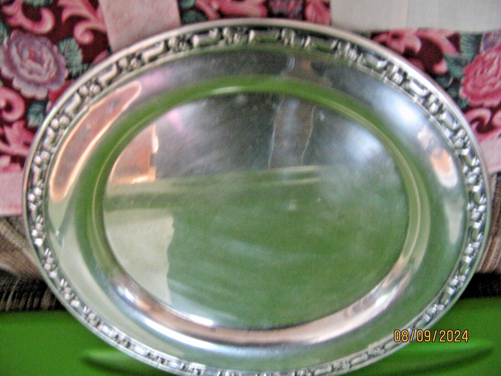Vintage Oneida Silversmiths Engraved 7.5" Silver round Plate
