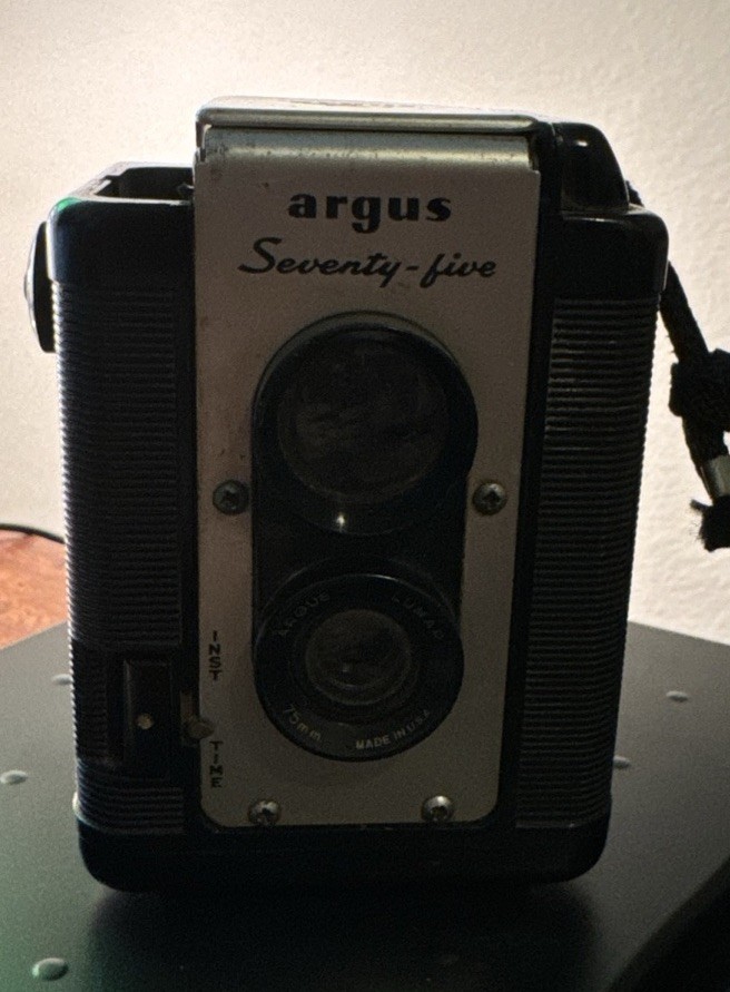 Vintage Argus 75 Camera Untested
