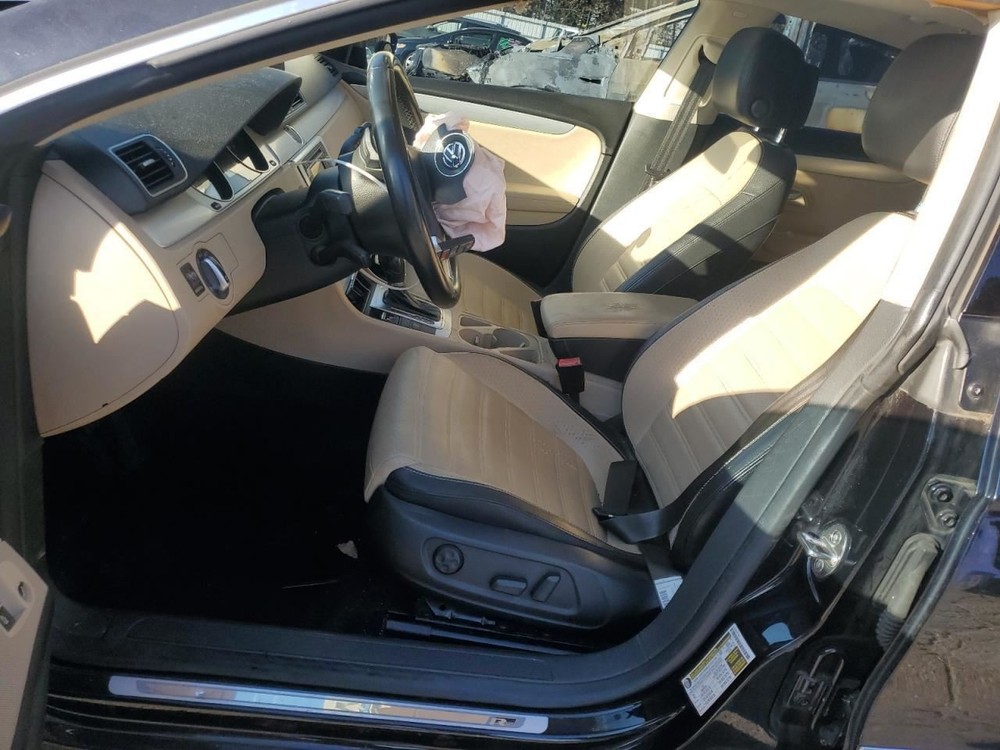 CC VOLKS 2015 Glove Box 4933300