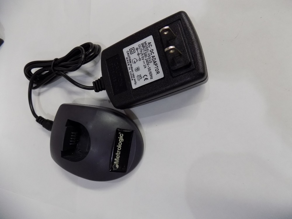 Metrologic MS1633 Focus 2D Bluetooth Barcode Scanner Cradle Receiver 2 Batteries