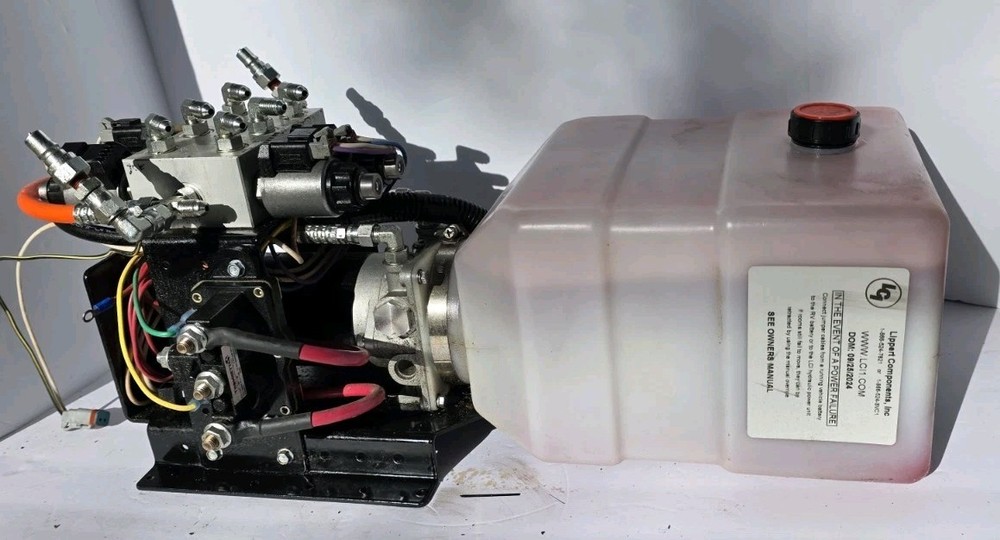Lippert LCI 433523 Unidirectional Hydraulic Pump 7 Quart Slide Out & Leveling