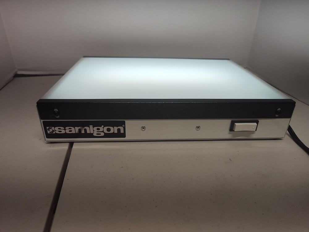 SAMIGON LIGHTBOX 12” X 10-1/2” X 2-1/4" W