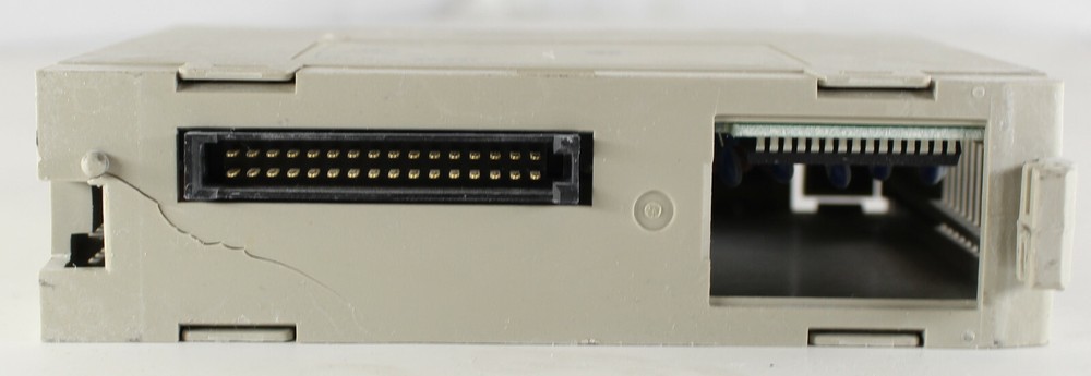 Omron Input Unit C200H-IA122 100-120VAC 10mA