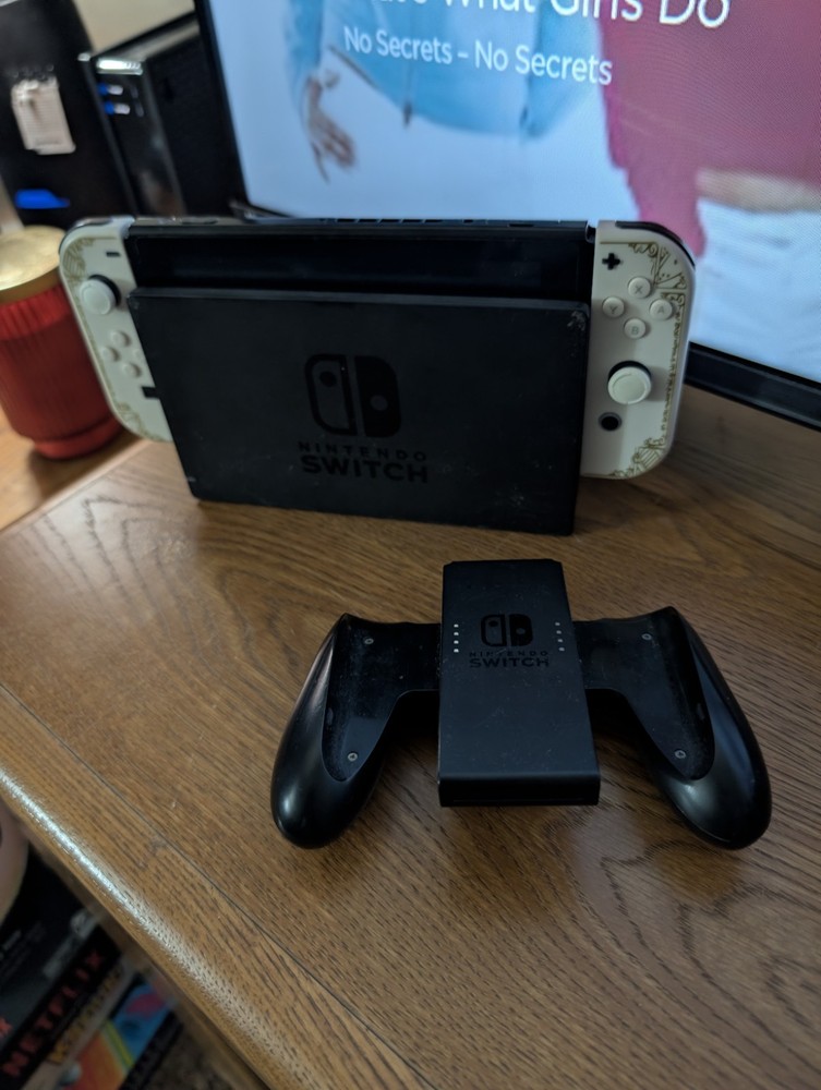 Nintendo Switch Console Bundle with Dock, Sonic Mania & Team Sonic Racing