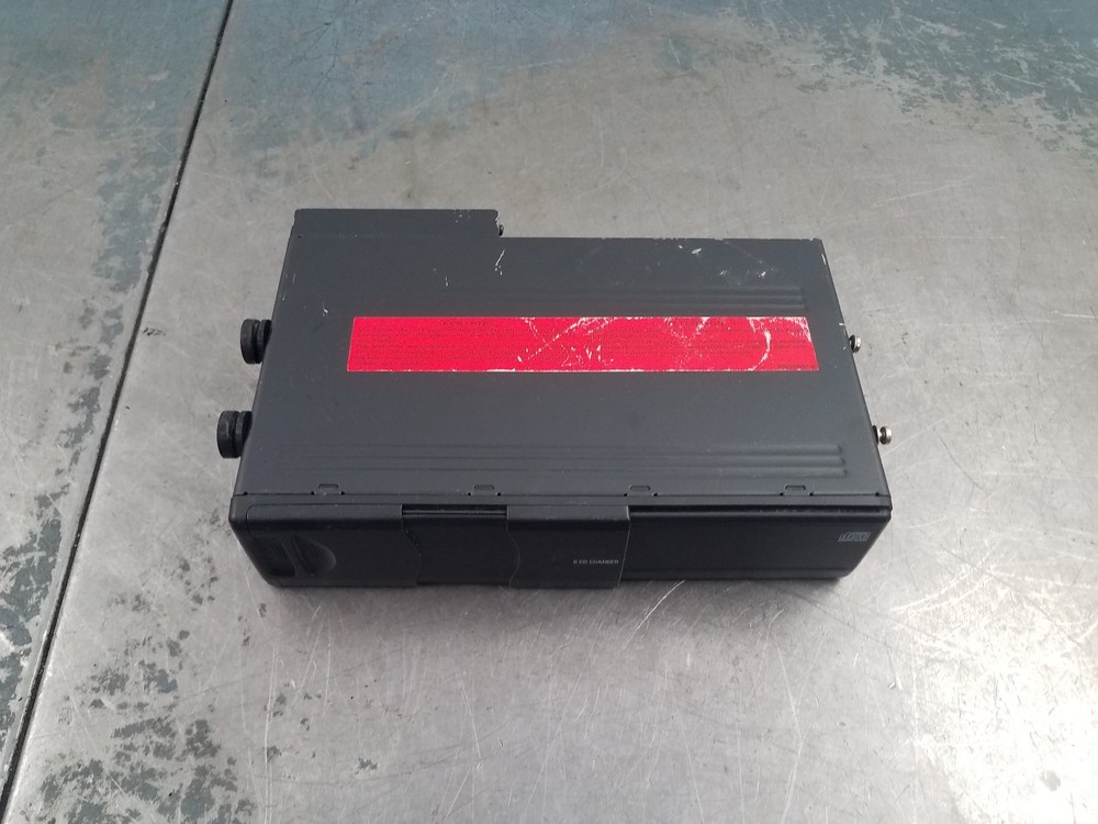 2002 BMW M5 E39 6 Disc CD Changer #0823 i7