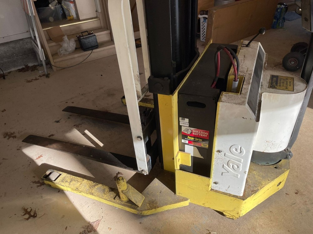 Yale 162G Type E 3000 lbs Walk Behind Forklift
