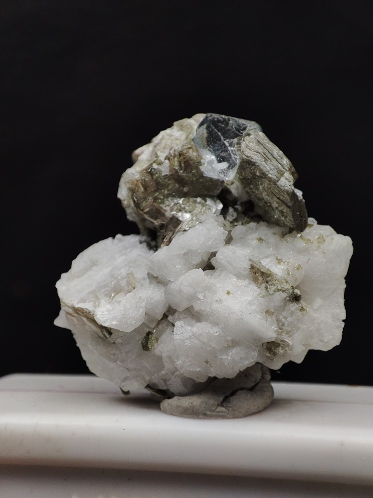 Alkali Beryl Crystal On Matrix With Nice Terminations-Pak.