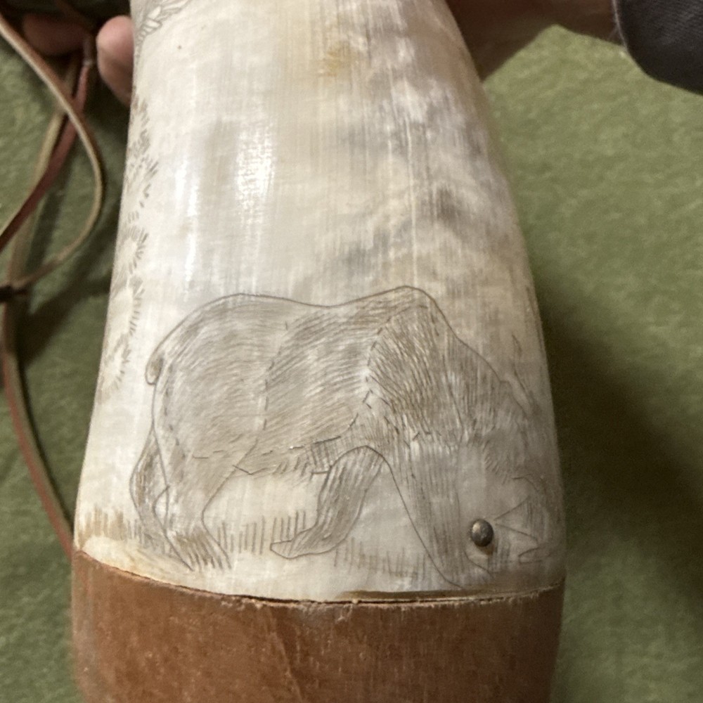 Scrimshaw Muzzleloading Black Powder Powder Horn With Leather Strap