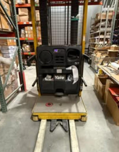 Yale Electric Order Picker Fork Lift